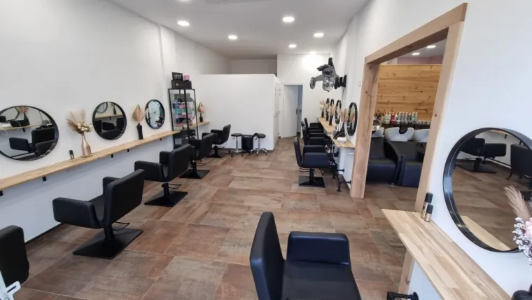 Barbier coiffeur à Blausasc, Blausasc, De la Racine à la Pointe