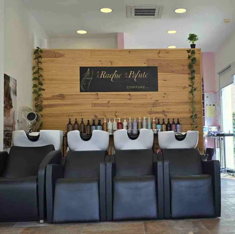 Faire une coloration et platine dans un salon de coiffure sans rendez-vous à Blausasc, Blausasc, De la Racine à la Pointe