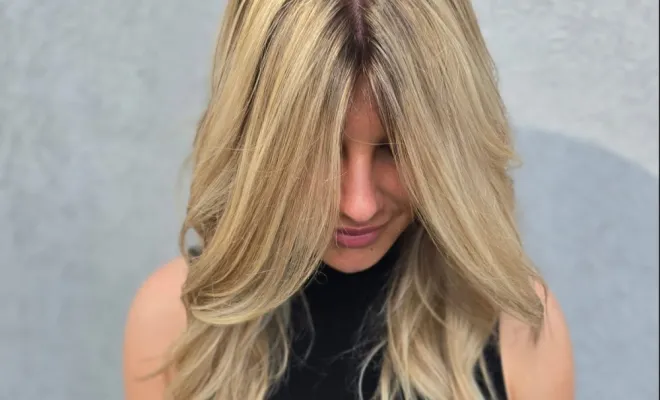 Patine blond lumineux et brushing wavy à Blausasc, Blausasc, De la Racine à la Pointe